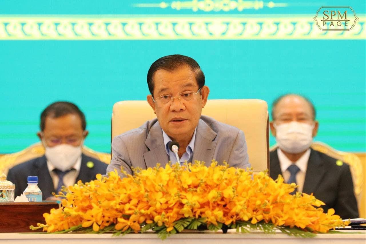 In the morning of November 1, 2021, Samdech Techo Hun Sen presides over the closing ceremony of the national COVID-19 vaccination campaign for the age group of 6 years old and above (1st dose) and the launching ceremony of the vaccination campaign for children aged 5, at the Peace Palace in Phnom Penh.