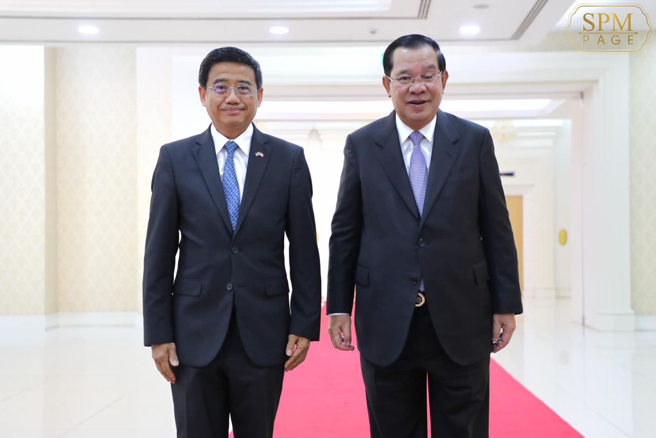On the morning of January 20, 2023, Samdech Techo Hun Sen receives and holds talks with H.E. Cherdkiat Atthakor, newly appointed Ambassador of Thailand to Cambodia, at the Peace Palace in Phnom Penh.