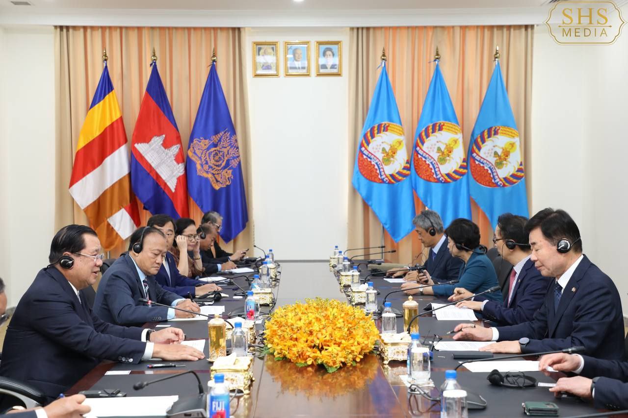 On the morning of September 8, 2023, Samdech Techo Hun Sen received and held talks with visiting H.E. Kim Jin Pyo, President of South Korean National Assembly, at 7 January Palace, in Phnom Penh.